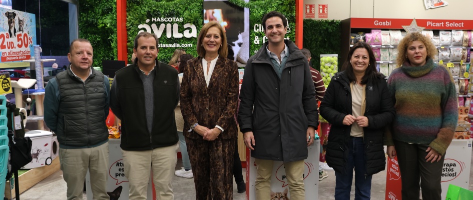 LA ALCALDESA DE OSUNA VISITA LA NUEVA TIENDA DE MASCOTAS ÁVILA EN EL PARQUE COMERCIAL VOLARE
